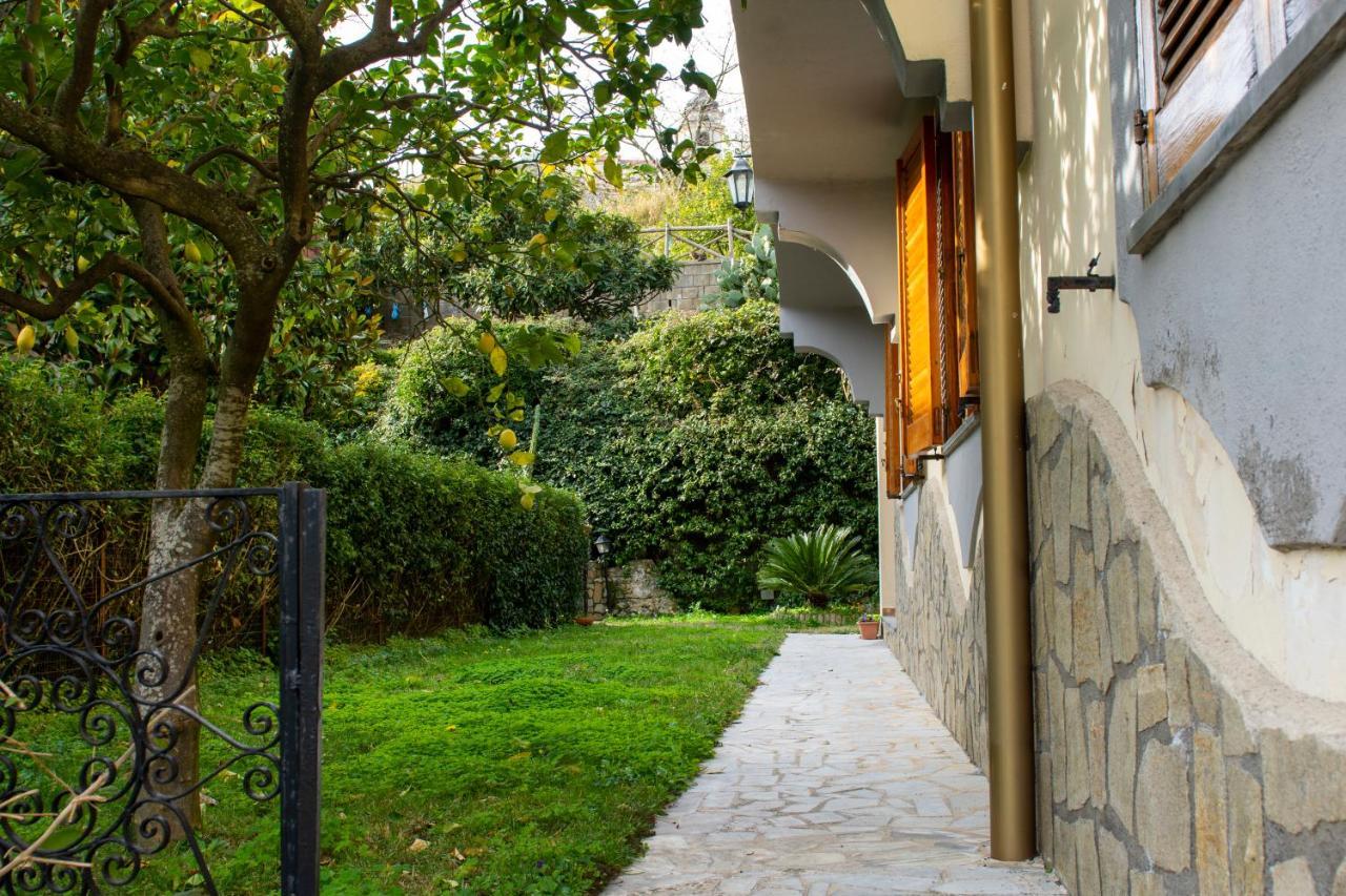 Villa Dei Fiori - Exclusive Villa With Garden In Sorrento Coast Вико-Экуенсе Экстерьер фото